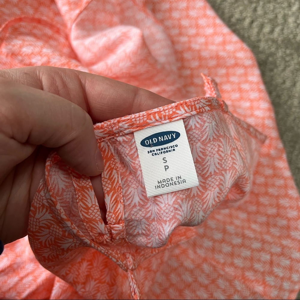 NWOT Women's Old Navy Pineapple Print Tank Top size Small Petite - Picture 5 of 5